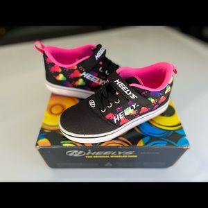 Kids Heelys with double wheel